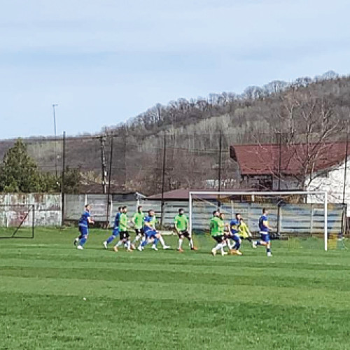 Urlaţi A obținut primele puncte în Liga A Prahova, învingând Petrosport cu 2-1